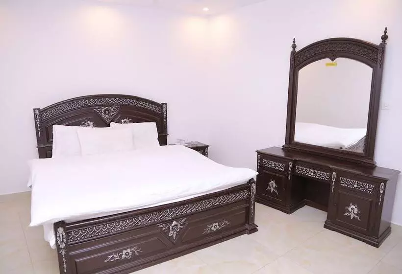 هتل Regal Residency