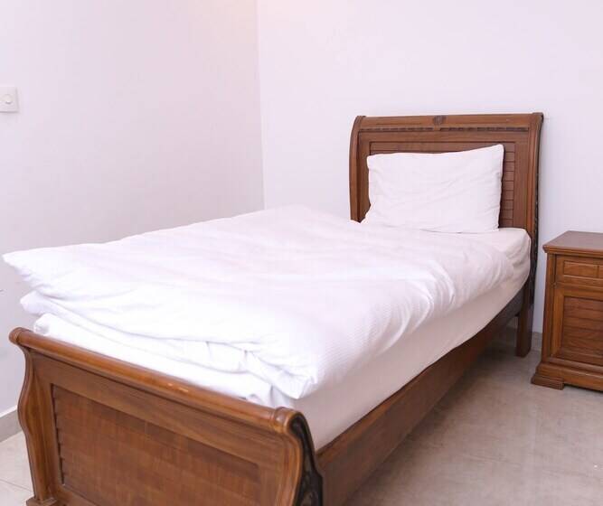 هتل Regal Residency