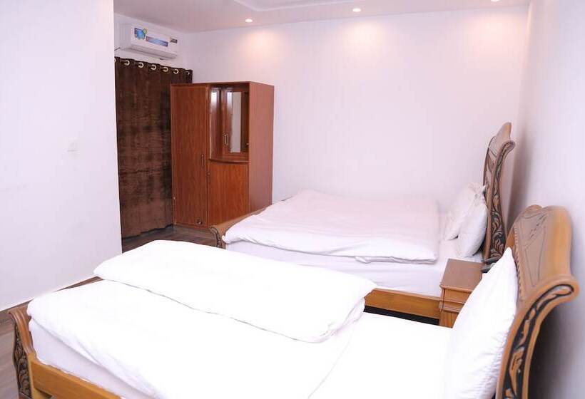 هتل Regal Residency