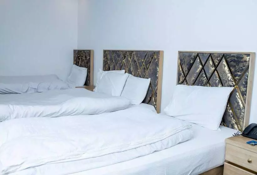 هتل Regal Residency