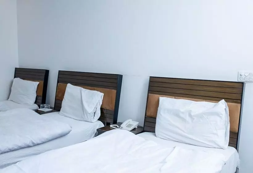 هتل Regal Residency