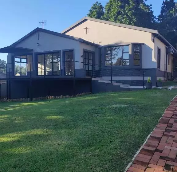 Majatalo One Three Nine On Roberts