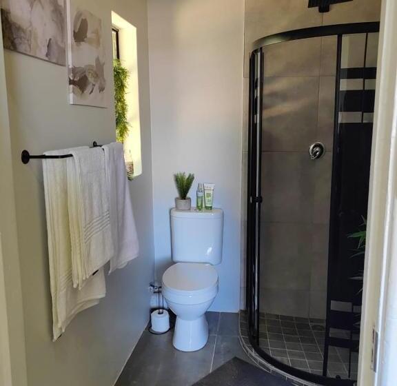 بنسيون One Three Nine On Roberts