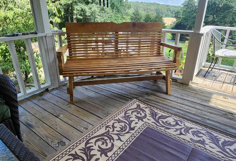 Serenity Hill Bed And Breakfast