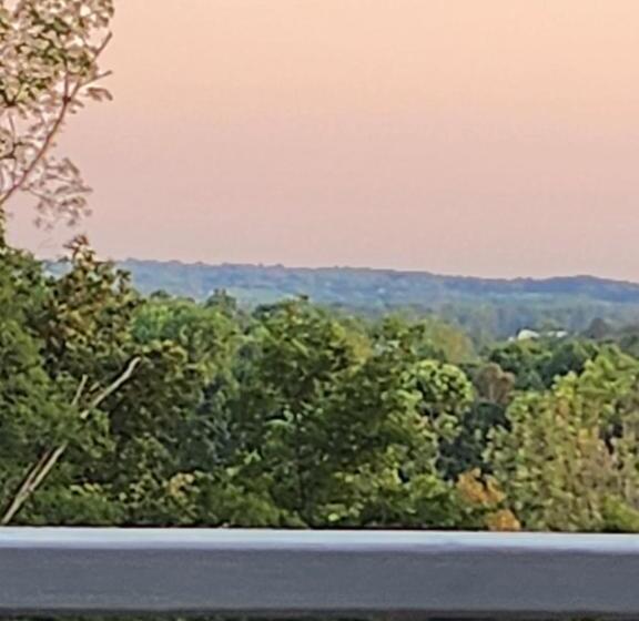 Serenity Hill Bed And Breakfast