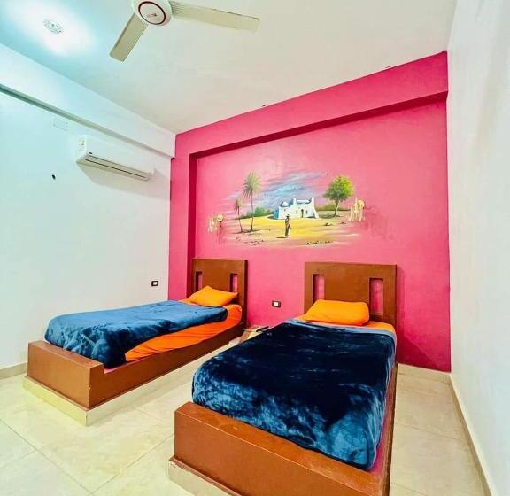 تختخواب و صبحانه Nukud Guest House