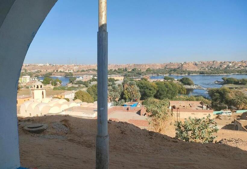 تختخواب و صبحانه Nukud Guest House