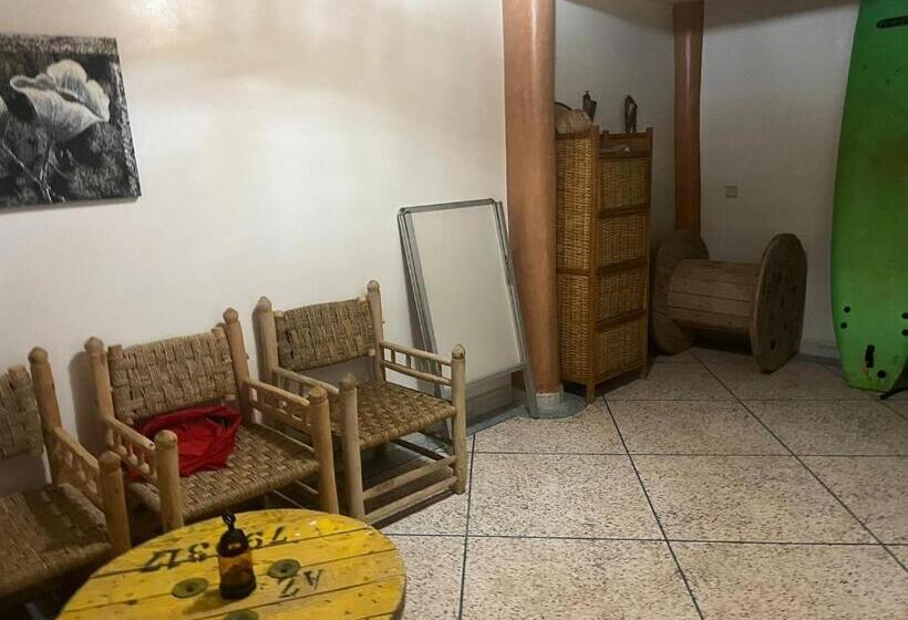 פנסיון Africa Surf House