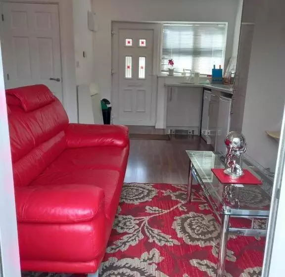 Majatalo Colchester Town, Modern, Detached, Guest House