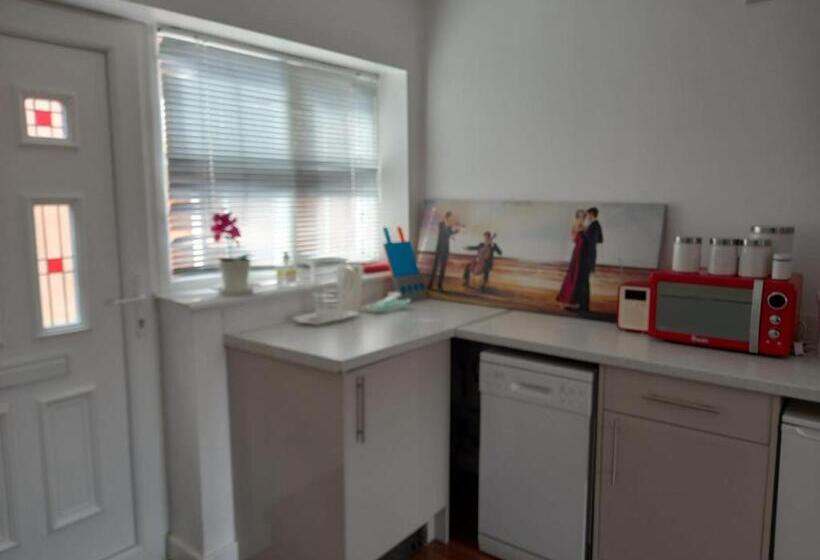 بنسيون Colchester Town, Modern, Detached, Guest House