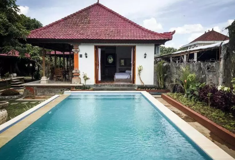 پانسیون Escotel Villa Marga