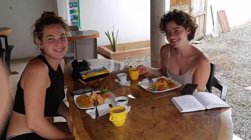 پانسیون Hostal Paloma Café