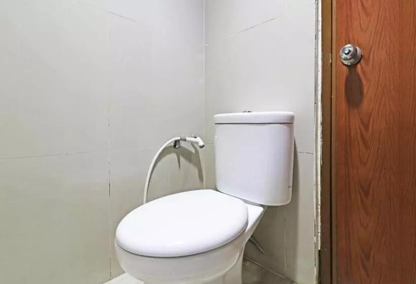 ペンション Paus Guest House Pekanbaru