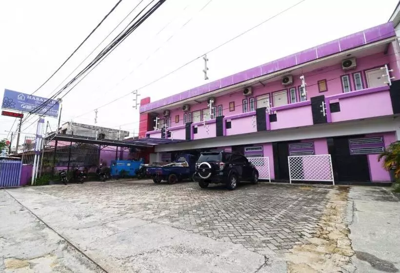 ペンション Paus Guest House Pekanbaru