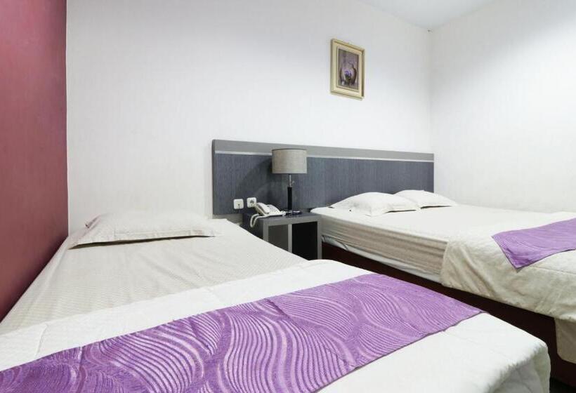 Pensjonat Paus Guest House Pekanbaru