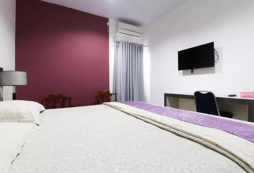 ペンション Paus Guest House Pekanbaru