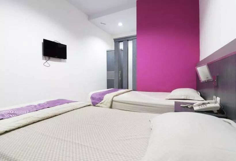 ペンション Paus Guest House Pekanbaru
