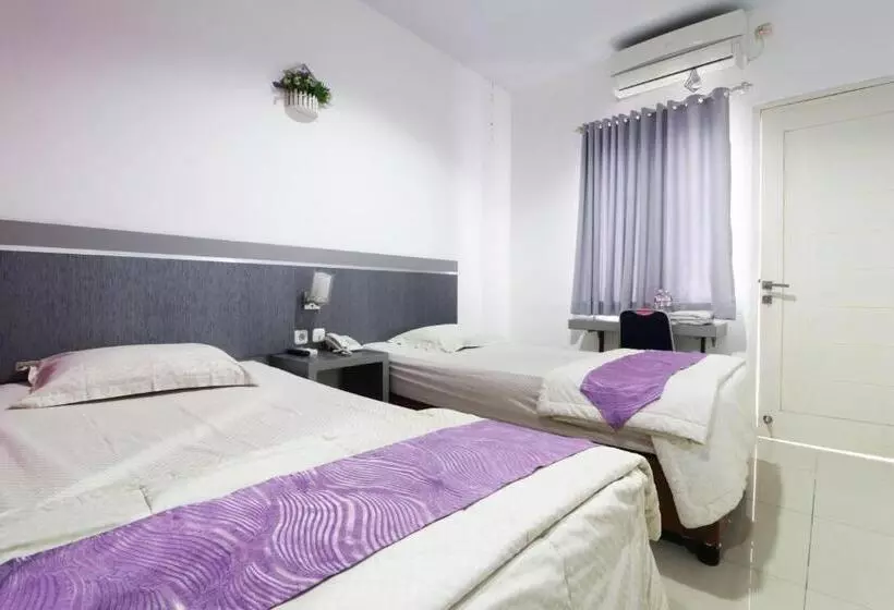 ペンション Paus Guest House Pekanbaru