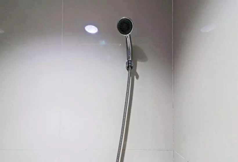 ペンション Paus Guest House Pekanbaru