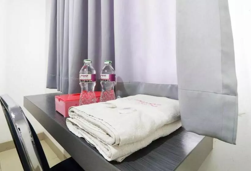 ペンション Paus Guest House Pekanbaru