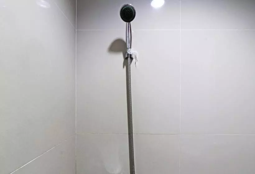 ペンション Paus Guest House Pekanbaru