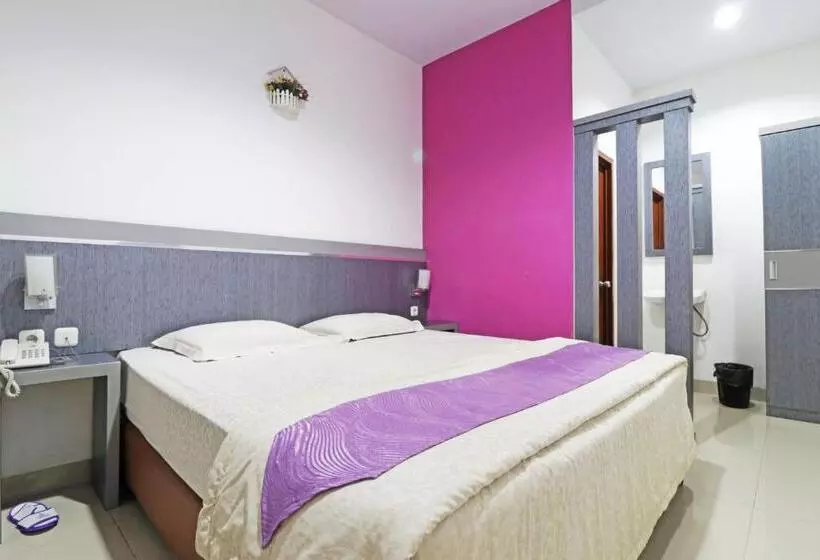 ペンション Paus Guest House Pekanbaru