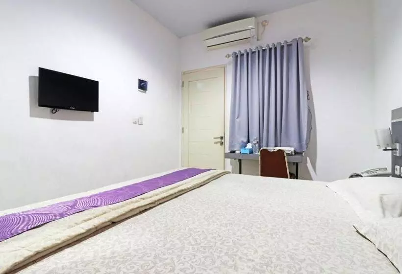 ペンション Paus Guest House Pekanbaru