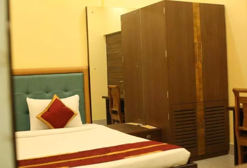 پانسیون Shangri La
