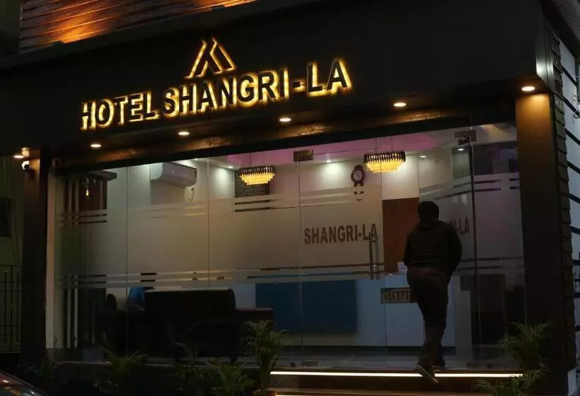 پانسیون Shangri La