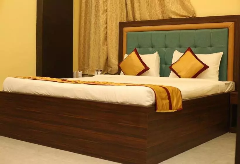 پانسیون Shangri La