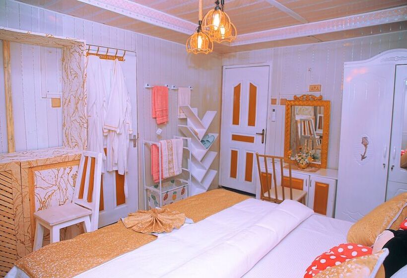 استراحتگاه Afrikando Royal Castle