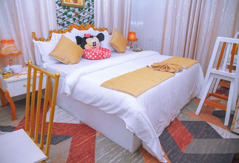 استراحتگاه Afrikando Royal Castle