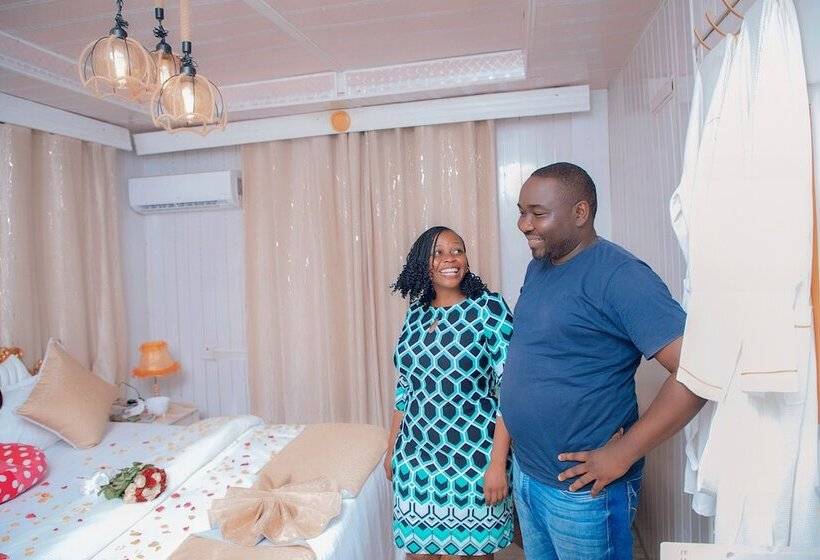 استراحتگاه Afrikando Royal Castle