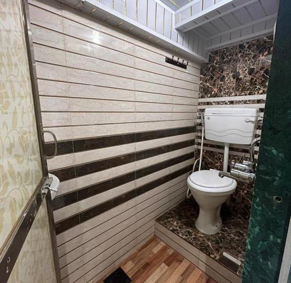 Schronisko Sai Sharan Dormitory Near Dadar Railway Station