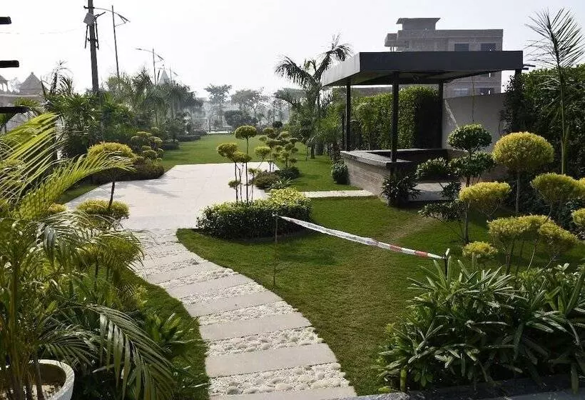 Hotelli Comfort Inn Pratapvasini