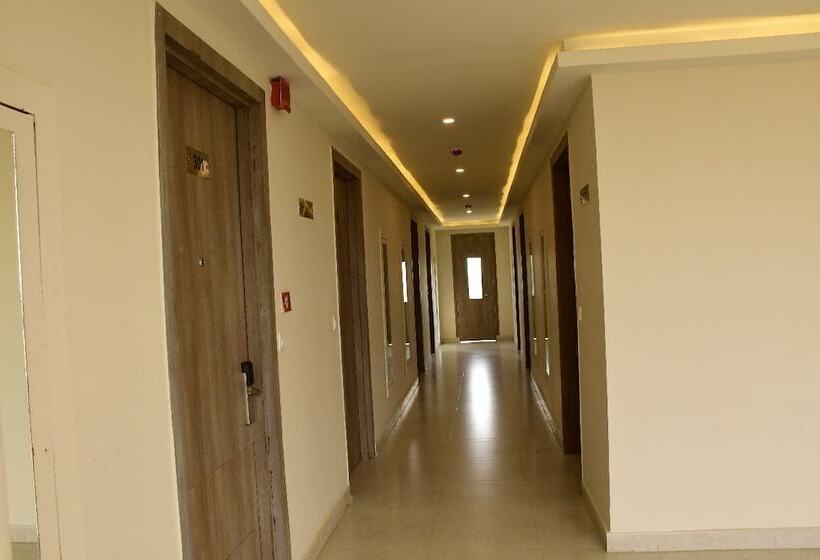 Hotel Comfort Inn Pratapvasini