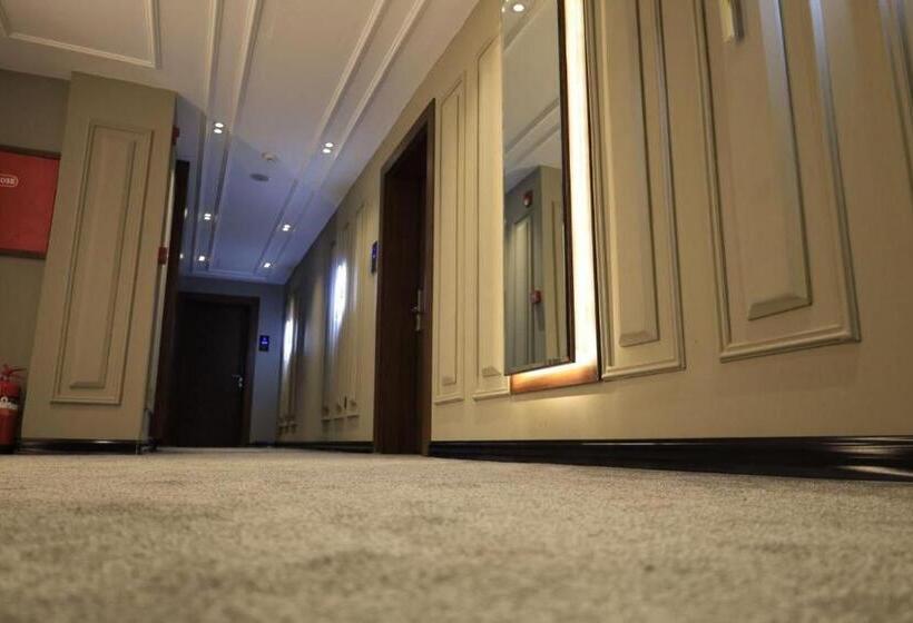 هتل The Capital Heart