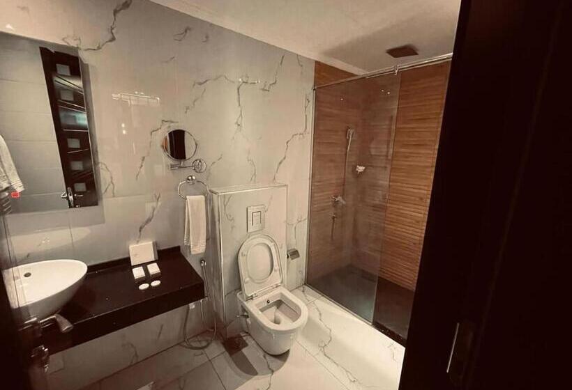 هتل The Capital Heart