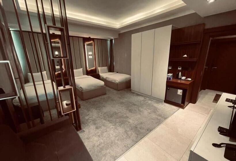 هتل The Capital Heart