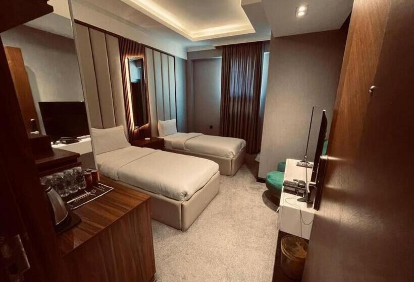 هتل The Capital Heart