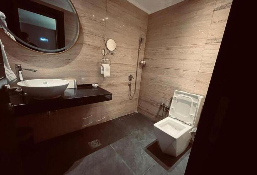 هتل The Capital Heart