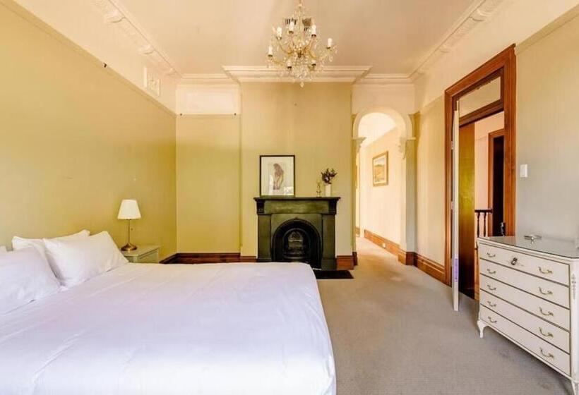 בית מלון כפרי The Mansion