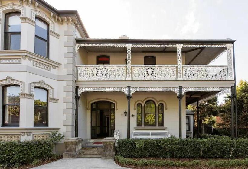 בית מלון כפרי The Mansion