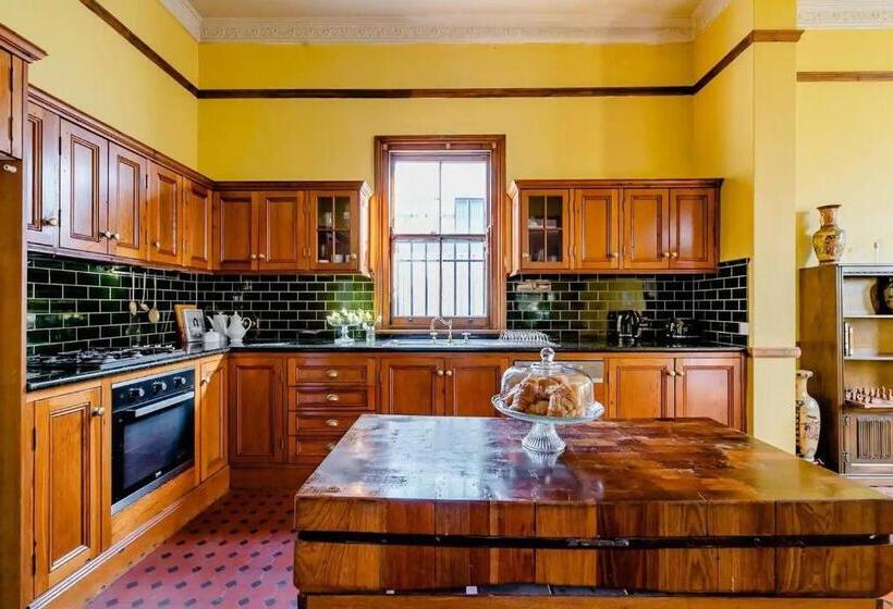 בית מלון כפרי The Mansion