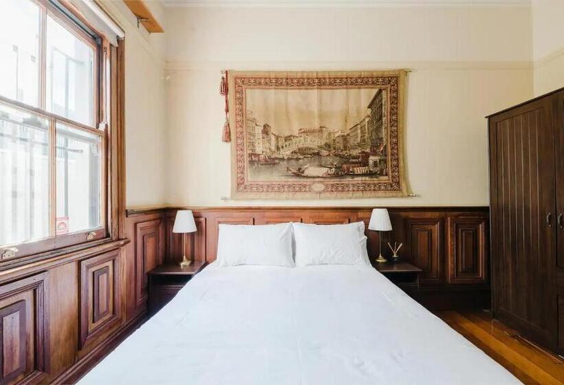 בית מלון כפרי The Mansion