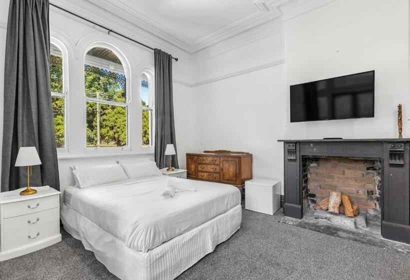 בית מלון כפרי The Mansion