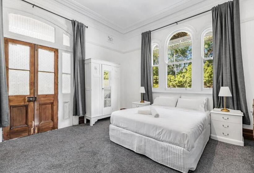 בית מלון כפרי The Mansion