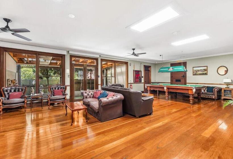 בית מלון כפרי The Mansion