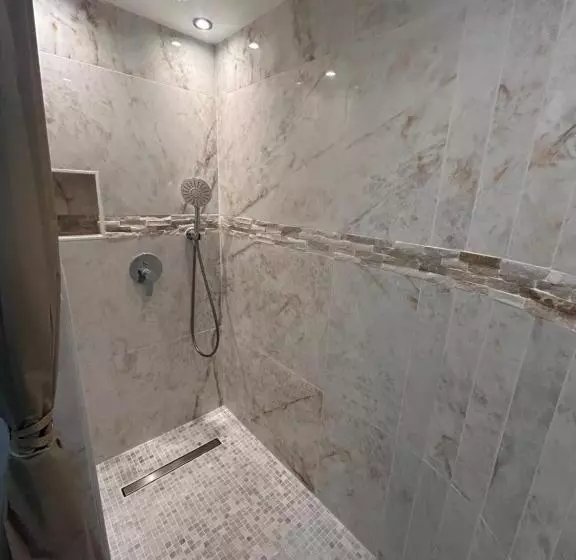 Majatalo Spa Jacuzzi Moon White