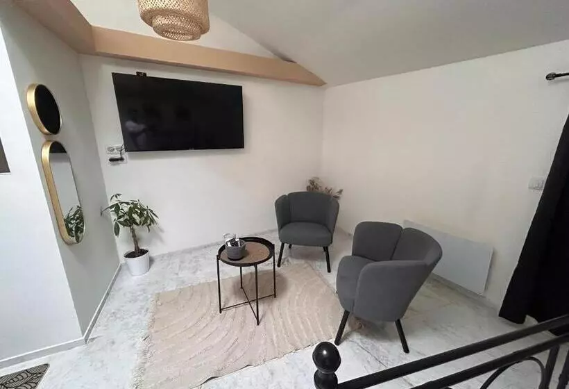 Majatalo Spa Jacuzzi Moon White